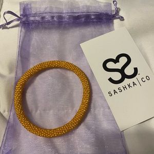 Saska bracelet. 8”